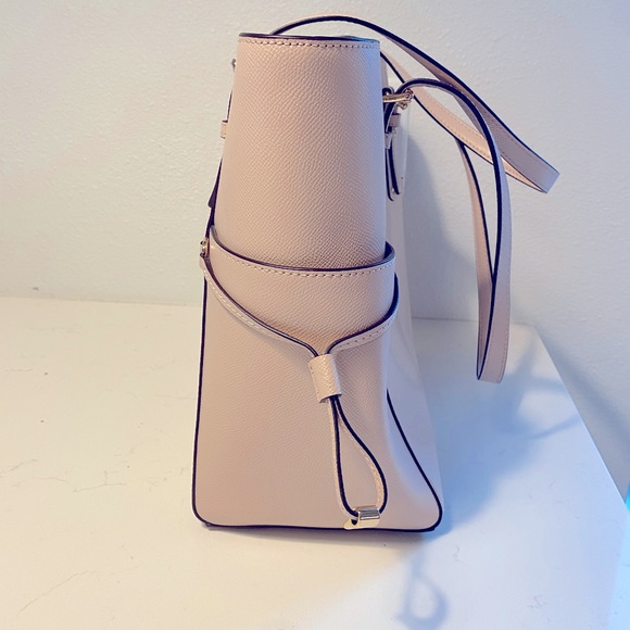 Michael Kors Voyager Jet Set Travel Shoulder Tote - Picture 3 of 8